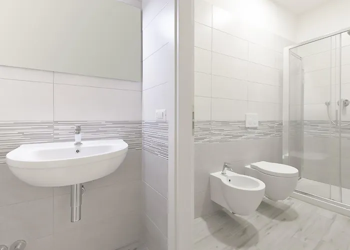 Lhe Les Trois Merveilles - Grey Lewis Cesena